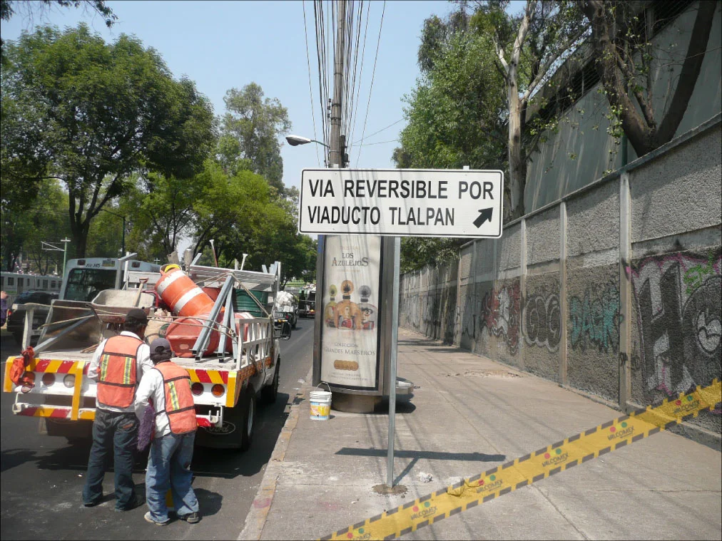 Señalamiento vertical 3